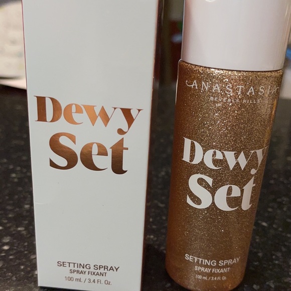 Anastasia Beverly Hills setting spray - Picture 3 of 4